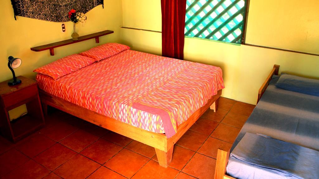 Hakuna Matata Hostel Cahuita Room photo