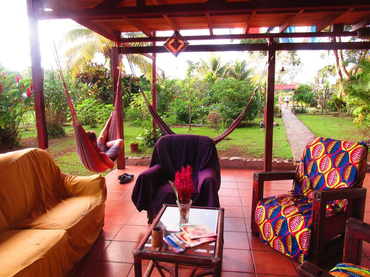 Hakuna Matata Hostel Cahuita Exterior photo